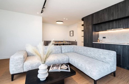 Glyfada Apartment | 2BD Penthouse Sea View Luxury Apartment