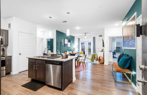 Medical Center District Apartment | 2bd w/Pool/Gated/Free Parking/Pets Allow-UT Health