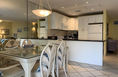 Paradise Island Condo | 2BR Beachfront Condo - Paradise Island - Direct Beach Access & Steps to Atlantis