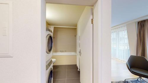 Sihlfeld Apartment | 2BR flat in the city center - West 12