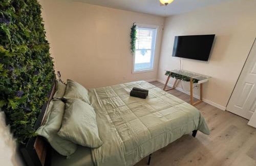 Woodburn House | 2BR Modern Home - Near WVU, Hospitals & Stadium