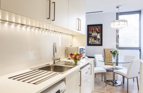 Sant Antoni Apartment | 2BR refined ethnic style in Eixample - Livingstone