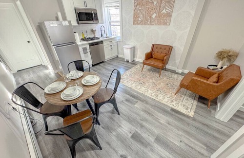 North Ironbound Apartment | 2Br Smart Apart near Airport