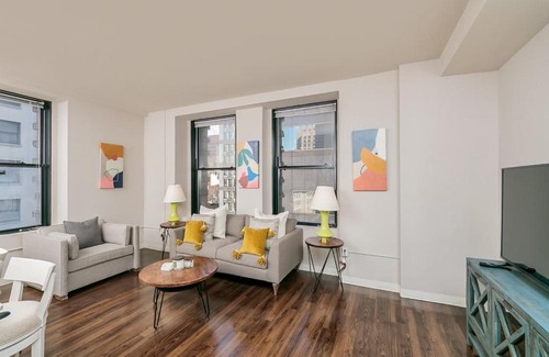 Downtown Baltimore Apartment | 2BR Stunning Lux Apartment Free Parking, Rooftop Deck & Gym, ADA Compliant