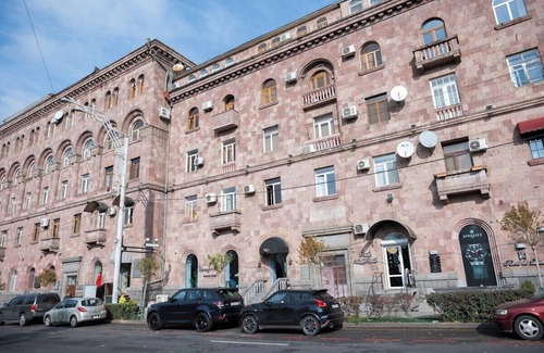 Kentron Apartment | 2BR Suite/Opera View/Self-enter