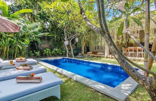 Central Seminyak Villa | 2BR Sunny Villa Seminyak Near Beach