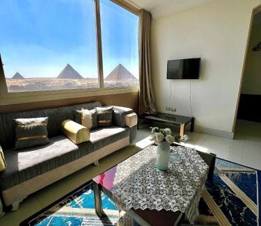 Kafrat al Jabal Apartment | 2BR Three Pyramids & Sphinx View Apartment