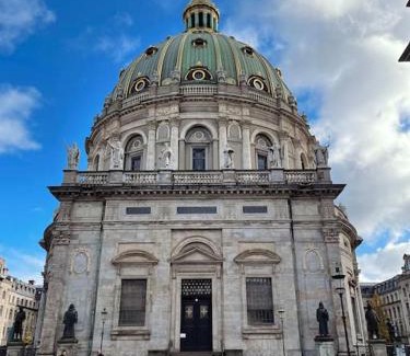 Copenhagen City Centre Apartment | 2BR with Amazing City Skyline View