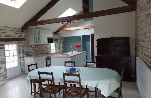 Concarneau House | 2km from the beach, charming family house totally refurbished in private area