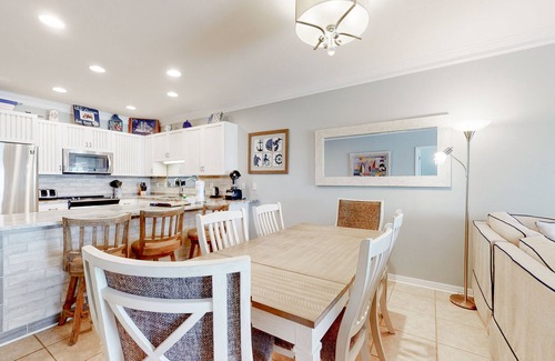 Orange Beach East Condo | 2nd-floor Gulf front condo w/private balcony, views, on-site outdoor pool, grill