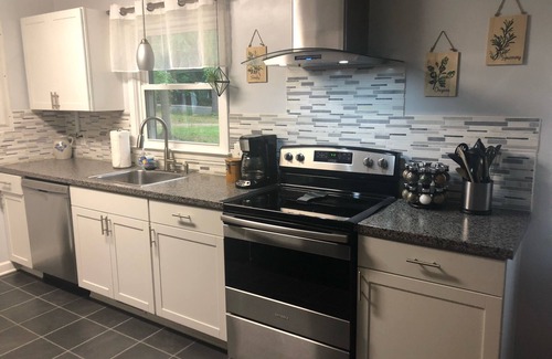 Carrboro House | 3 bed/2 bath Carrboro ranch, convenient to downtown!