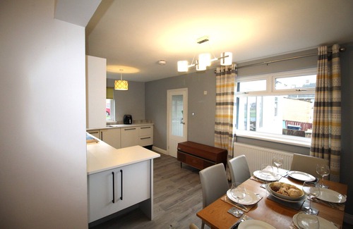 Rowlands Gill House | 3 Bed House - Sleeps 6 - Fully Refurbished