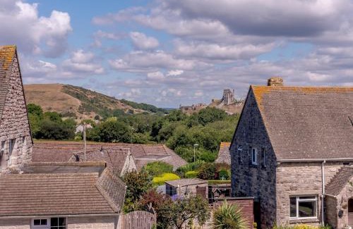 Corfe House | 3 Bed in Corfe Castle 78831