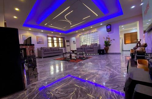 Oshodi-Isolo House | 3 Bed room Luxurious Duplex