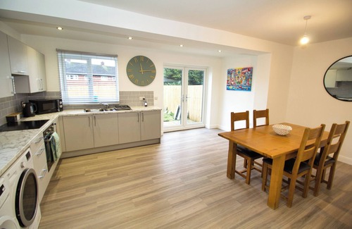 Ridgeway House | 3 Bed, Sleeps 5, Pet Friendly, Free Parking