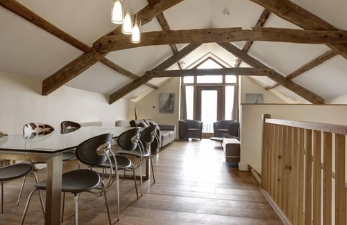 Pistyll House | 3 Bed - The Threshing Barn