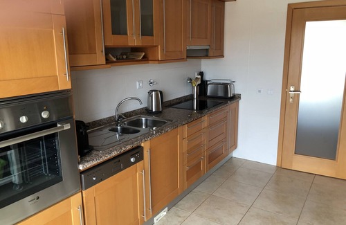 Porto de Mos Apartment | 3 bedroom 2 bathroom luxury apartment with pool/jacuzzi 8 mins to beach