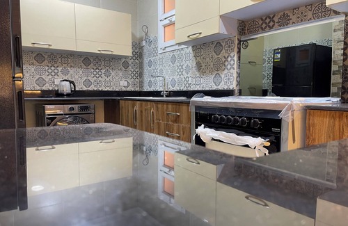 Dahar Apartment | 3-bedroom apartment in enchanting beach access and restaurant with AC, WiFi