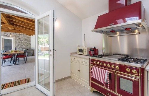 Grabri House | 3 bedroom accommodation in Lupoglav