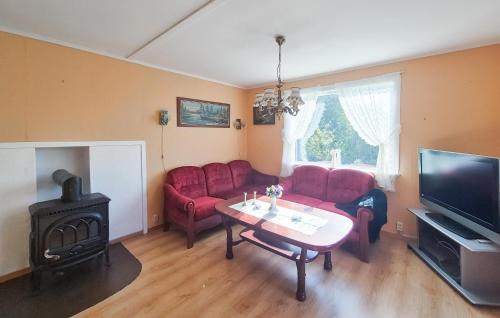 Vinnes House | 3 Bedroom Amazing Home In Reksteren