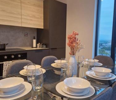 Preston Apartment | 3 Bedroom Apartment in Preston - Stunning City View