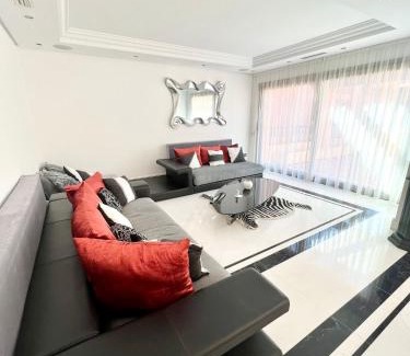 Puerto Banus Apartment | 3 bedroom apartment on the waterfront Puerto Banus Marbella
