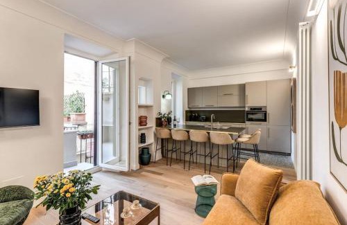 Repubblica Apartment | 3 bedroom apartment Via Genova Monti area