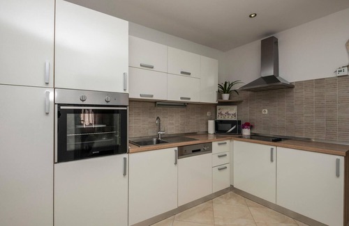 Veliko Brdo Apartment | 3 bedroom awesome apartment in Makarska