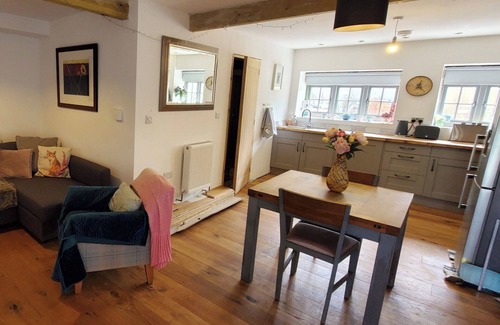 Honiton Cottage | 3 Bedroom Cottage - Hot Tub, Garden, Parking