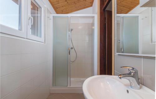 Ravni Apartment | 3 Bedroom Cozy Apartment In Labin