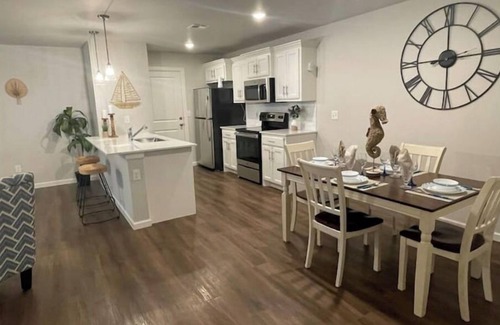 Midwest City House | 3 bedroom duplex close to Tinker