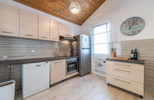 Potocnica House | 3-bedroom house in amazing Potočnica only 200 m from the beach