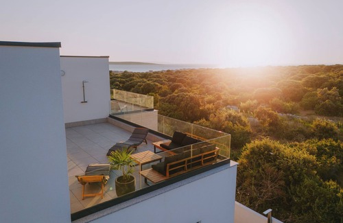 Kolan House | 3-bedroom house in lovely Mandre with AC, WiFi. Enjoy your stay