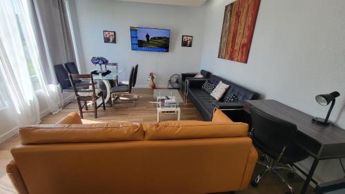 Northwest Calgary Apartment | 3 Bedroom House Near Airport and Downtown