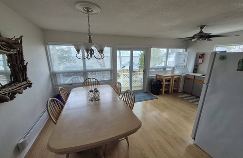 Ramara Cottage | 3 bedroom Lakefront Cottage on Kawartha Lakes close to the GTA. Pet friendly!