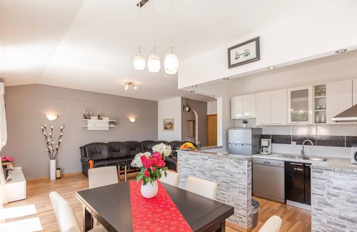 Sestanovac House | 3 bedroom lovely home in Sestanovac