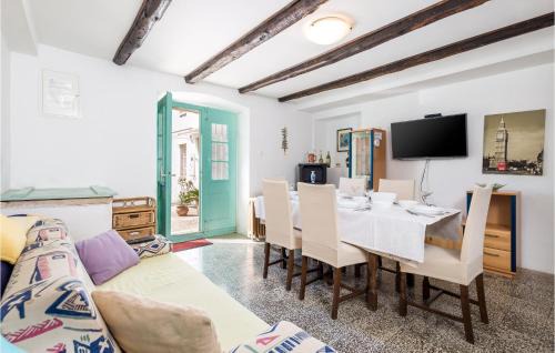 Mali Losinj House | 3 Bedroom Lovely Home In Nerezine