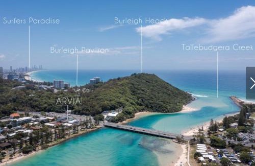 Burleigh Heads House | 3 Bedroom Luxury Townhouse in Burleigh Heads with Private Roof Terrace & Views over Tallebudgera & Burleigh Headland