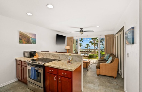 Wailua Condo | 3 Bedroom Ocean Front Condo with Pool & Elevator!