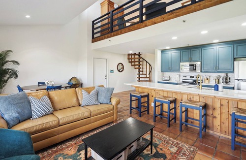 Indian Shores House | 3-bedroom Treehouse on the Beach!