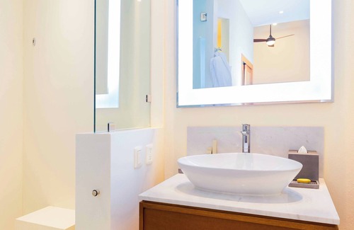 Santa Rosa Apartment | 3 bedroom unit at Villa la Valencia