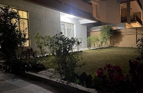 Islamabad House | 3-bedroom upper portion of one kanal house in Islamabad with AC, WiFi.