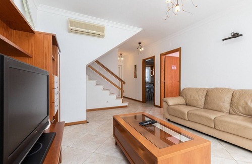 Manta Rota Villa | 3 bedroom villa in a condominium with swimming pool by AlgarveManta (17V3)