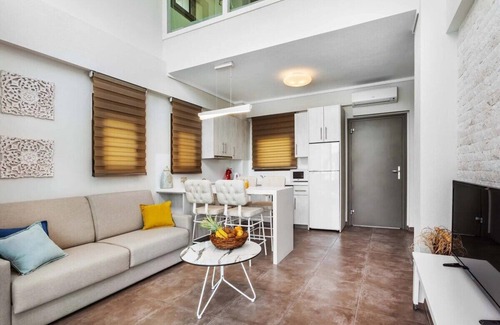 Pefkochori Villa | 3-Bedroom Villa w/Pool & Garden – Near Beach