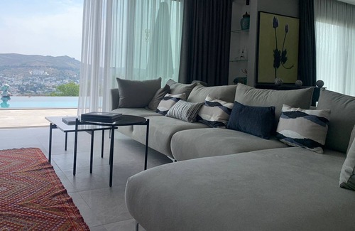 Dagbelen Villa | 3 Bedroom Villa with Private Pool Located in Ortakent Close to all Areas