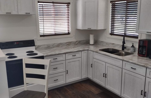 Nemo House | 3 Bedrooms, 1 den; 4 queen size beds; 2-bathroom Home in Historic Nemo