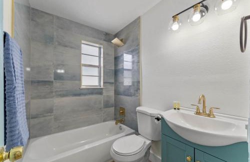 Daytona Beach House | 3 Bedrooms Family Travel Corporate Travel