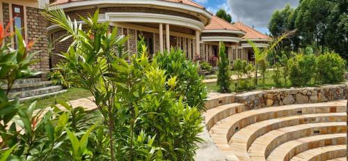 Masaka House | 3 Enjovu Cottage - Benanda Forest Resort