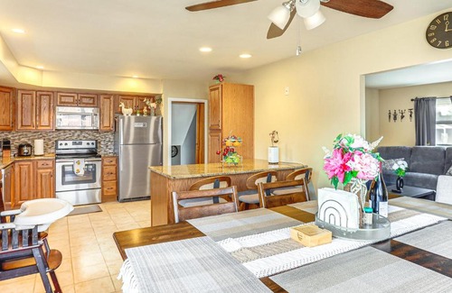 Sinking Spring House | 3 Mi to Berkshire Mall Suburban Stay with Yard!