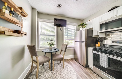 Clifton Heights Apartment | 3 Mi to Dtwn: Cozy Apt w/Yard in Louisville!